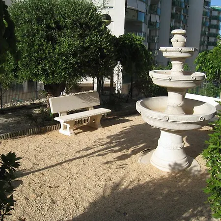 Albenimar Torre Mestral Apartment *